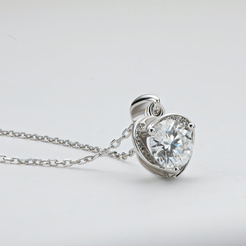 925 Sterling Silver Classic Brilliant Round CZ Heart-shaped Pendant Necklace