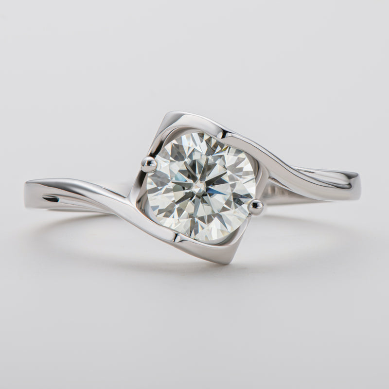 925 Sterling Silver Classic Round Cut CZ Angle Solitaire Rings