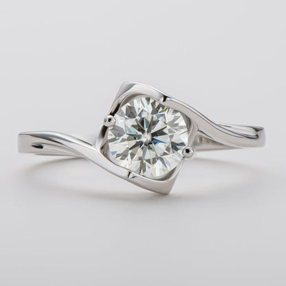 925 Sterling Silver Classic Round Cut CZ Angle Solitaire Rings