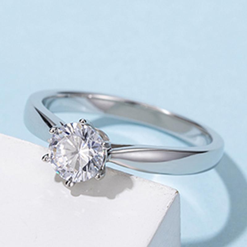 925 Sterling Silver Round Cut CZ Solitaire Ring