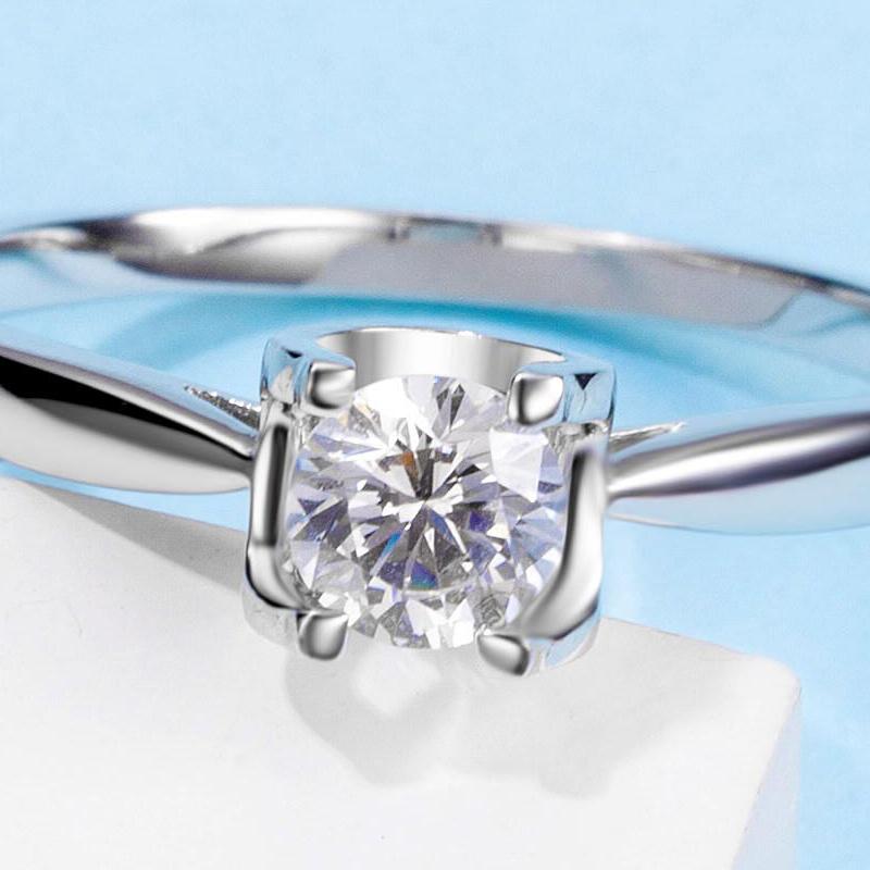 925 Sterling Silver Round Cut CZ Solitaire Ring