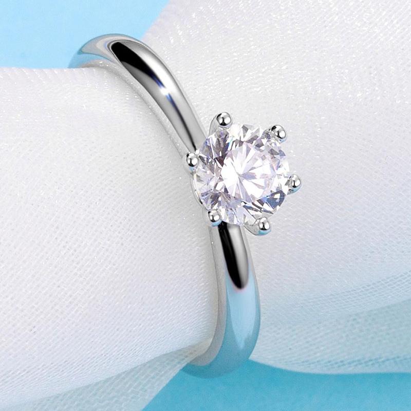 925 Sterling Silver Round Cut CZ Solitaire Ring