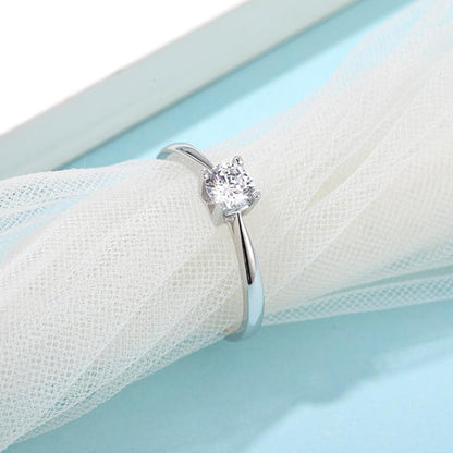 925 Sterling Silver Round Cut CZ Solitaire Ring