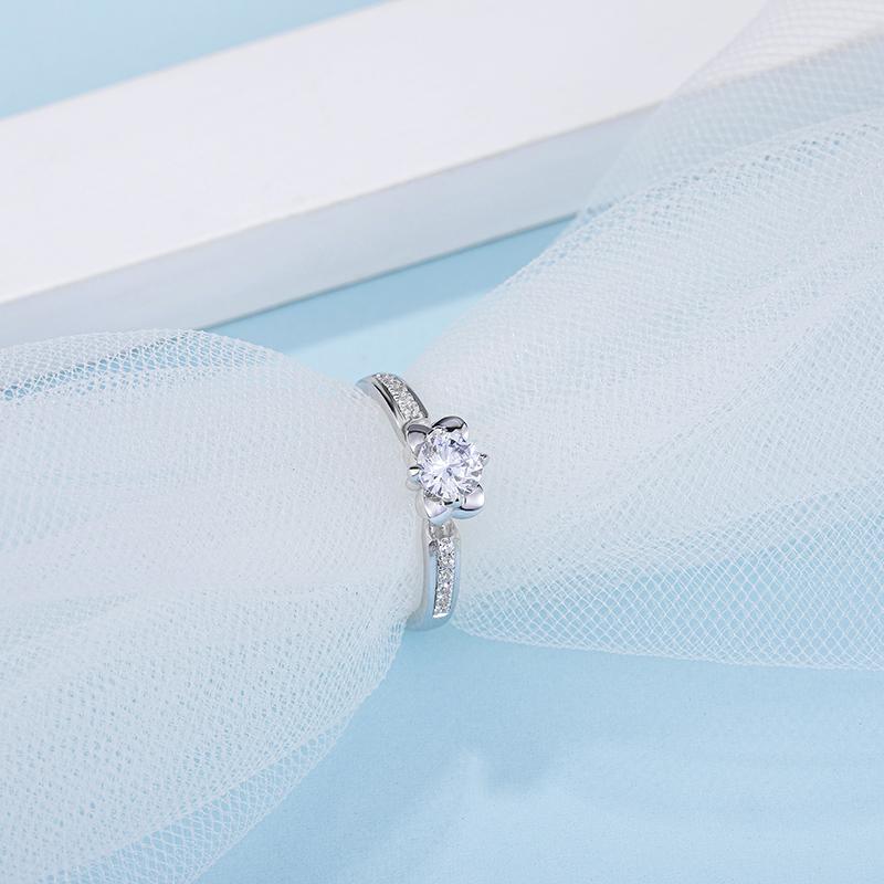 925 Sterling Silver  Classic Round Cut CZ Ring