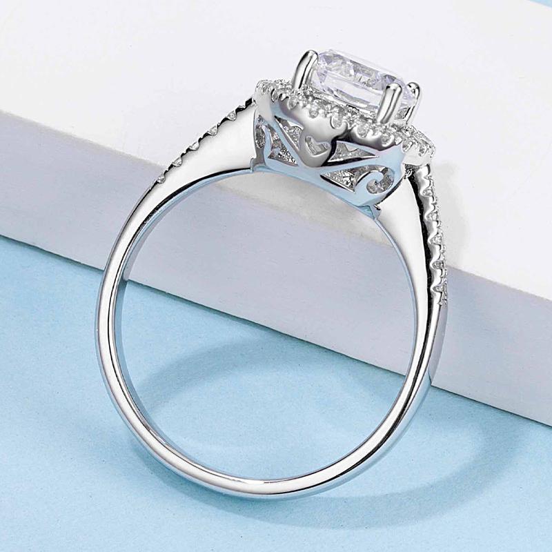 925 Sterling Silver  Classic Round Cut CZ Halo Ring