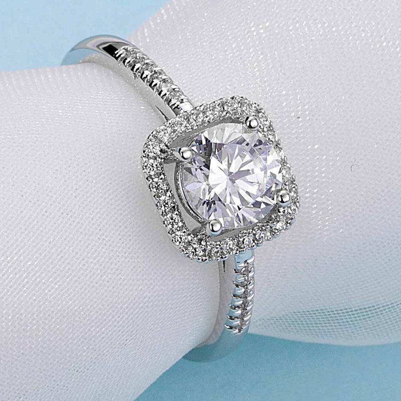 925 Sterling Silver  Classic Round Cut CZ Halo Ring