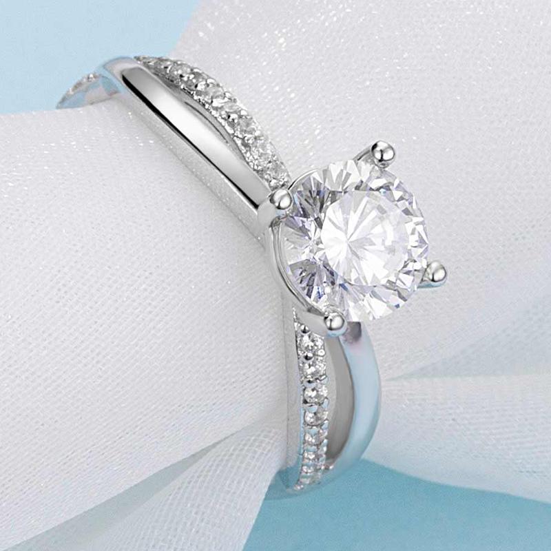 925 Sterling Silver Classic Round Cut CZ Diamond Twist Shank Ring