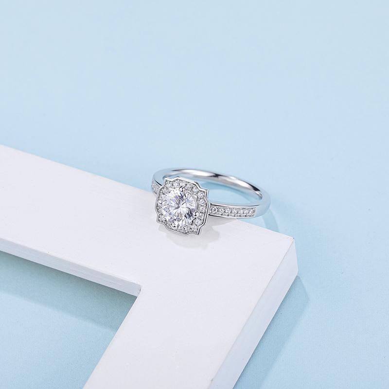 925 Sterling Silver  Classic Round Cut CZ Halo Ring