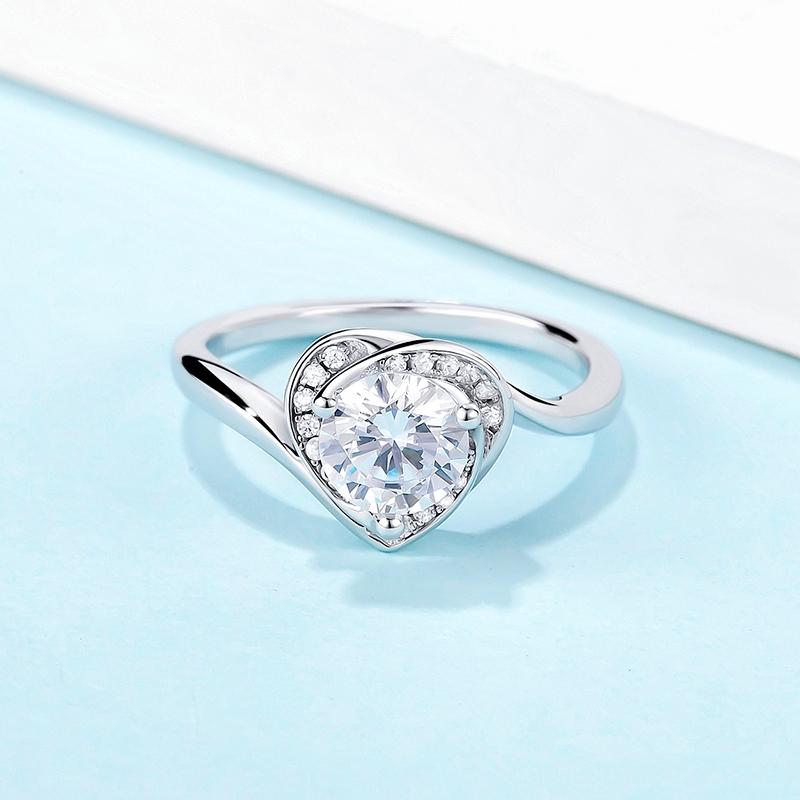 925 Sterling Silver Classic Round Cut Multi Stone CZ Heart-shaped Ring