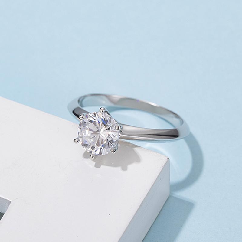 925 Sterling Silver Classic Round Cut CZ Solitaire Ring