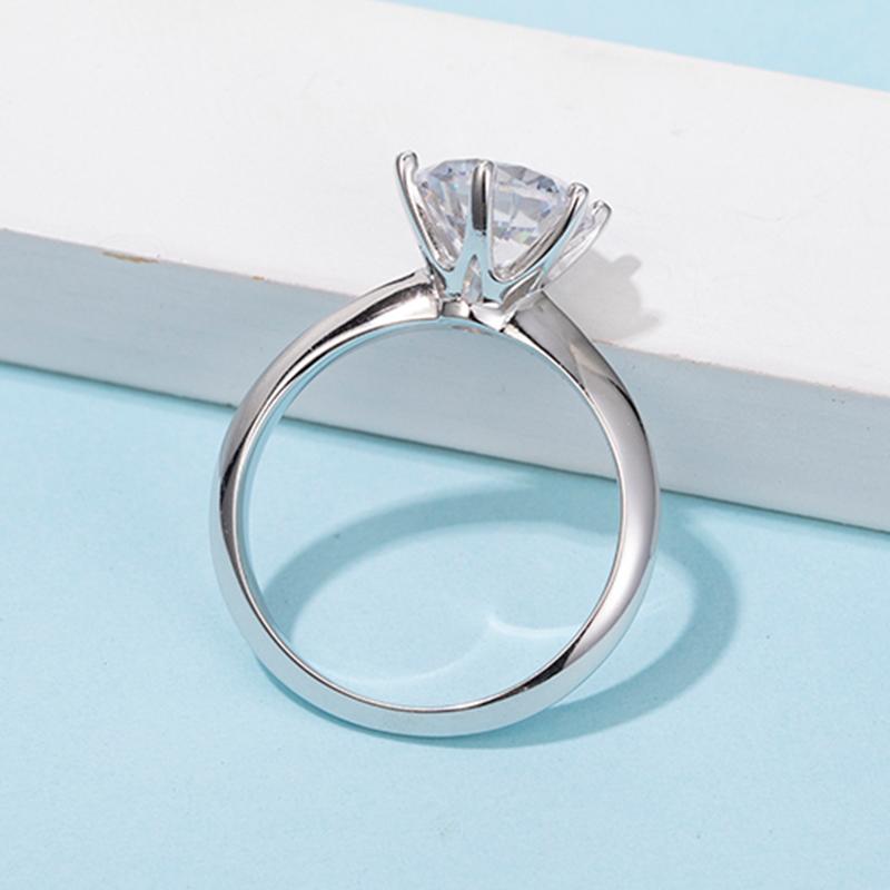 925 Sterling Silver Classic Round Cut CZ Solitaire Ring