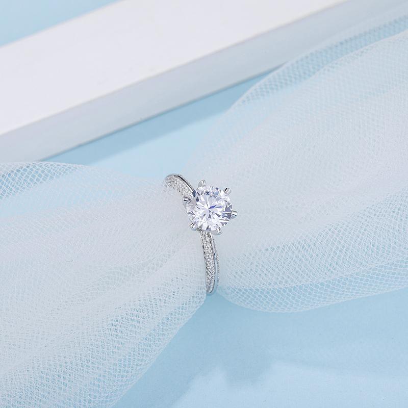 925 Sterling Silver Classic Round Cut CZ Ring