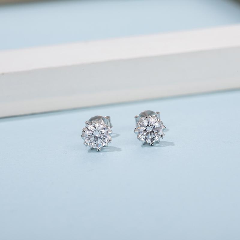 925 Sterling Silver Classic Round Cut Stud Earrings