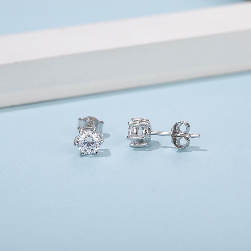 925 Sterling Silver Classic Round Cut Cubic Zirconia Stud Earrings