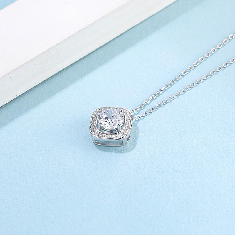 925 Sterling Silver Classic Brilliant Round CZ Pendant Necklace