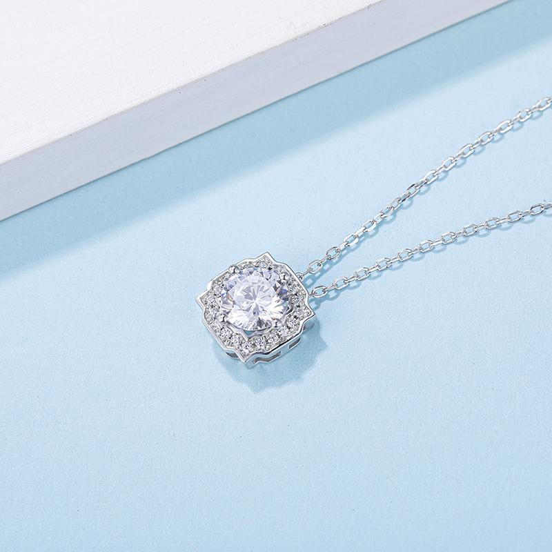 925 Sterling Silver Classic Brilliant Round CZ Pendant Necklace