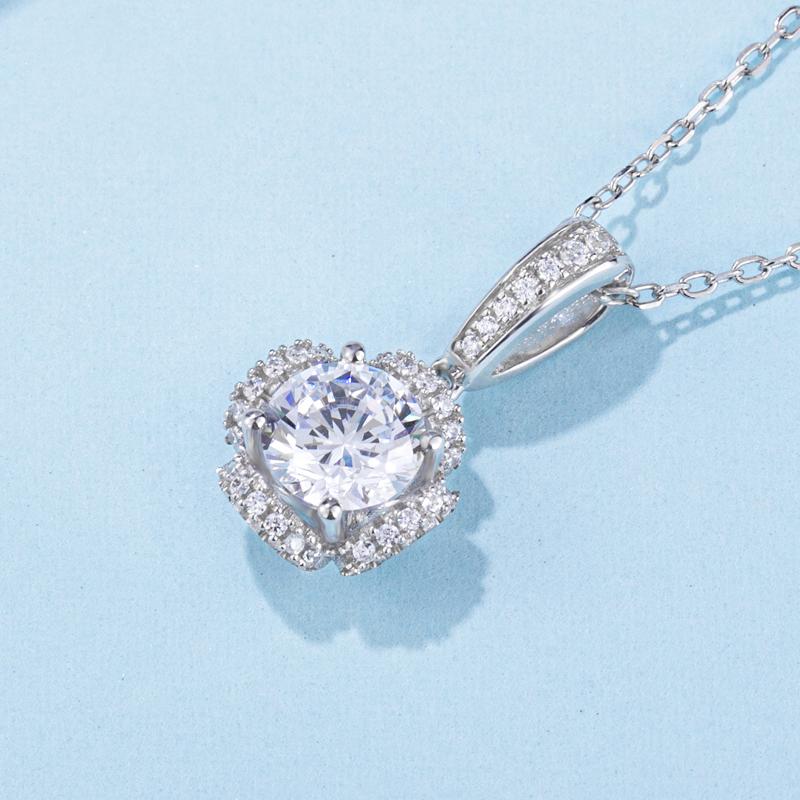 925 Sterling Silver Classic Brilliant Round CZ Pendant Necklace