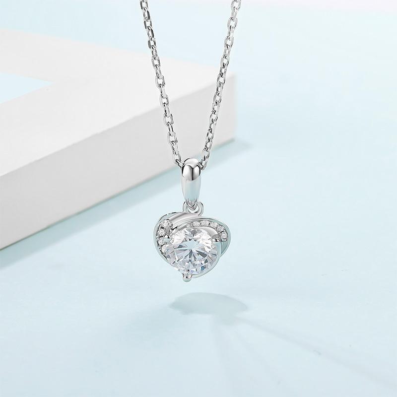 925 Sterling Silver Classic Brilliant Round CZ Heart-shaped Pendant Necklace