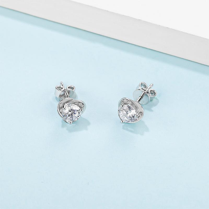 925 Sterling Silver Classic Round Cut Cubic Zirconia Heart-shaped Stud Earrings