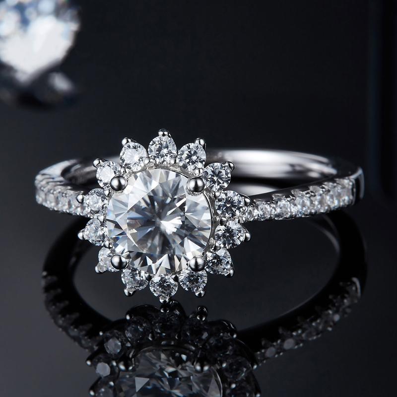 925 Sterling Silver Round Cut CZ Halo Pave Ring