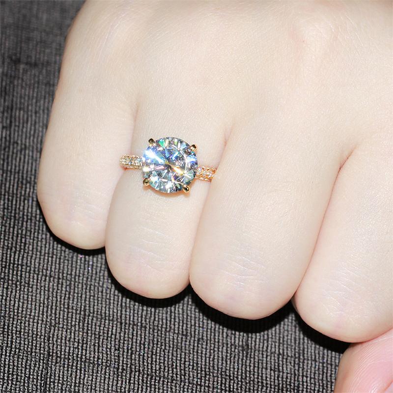 925 Sterling Silver Round Cut CZ Ring