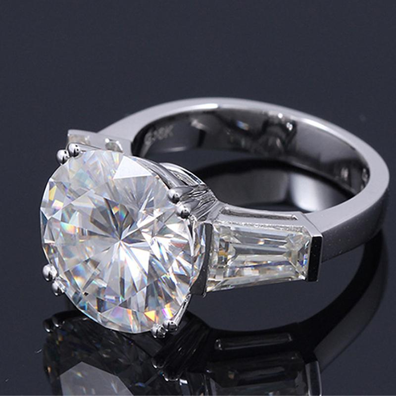 925 Sterling Silver Round Cut Three Stone CZ Ring