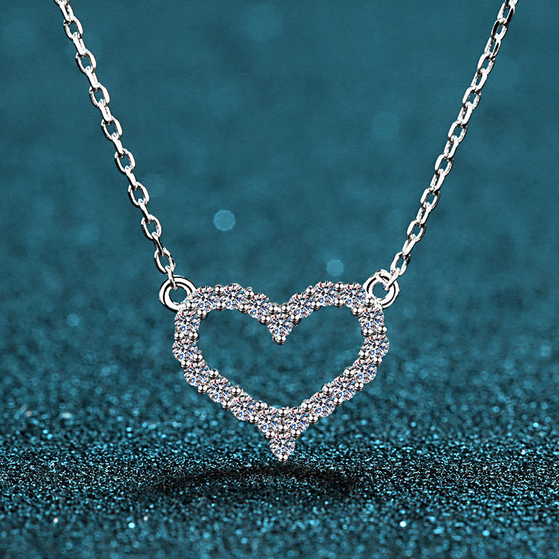 925 Sterling Silver Round Cut CZ Heart-shaped Necklace