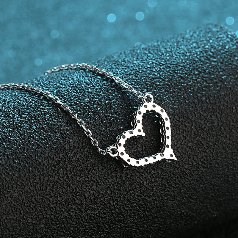 925 Sterling Silver Round Cut CZ Heart-shaped Necklace