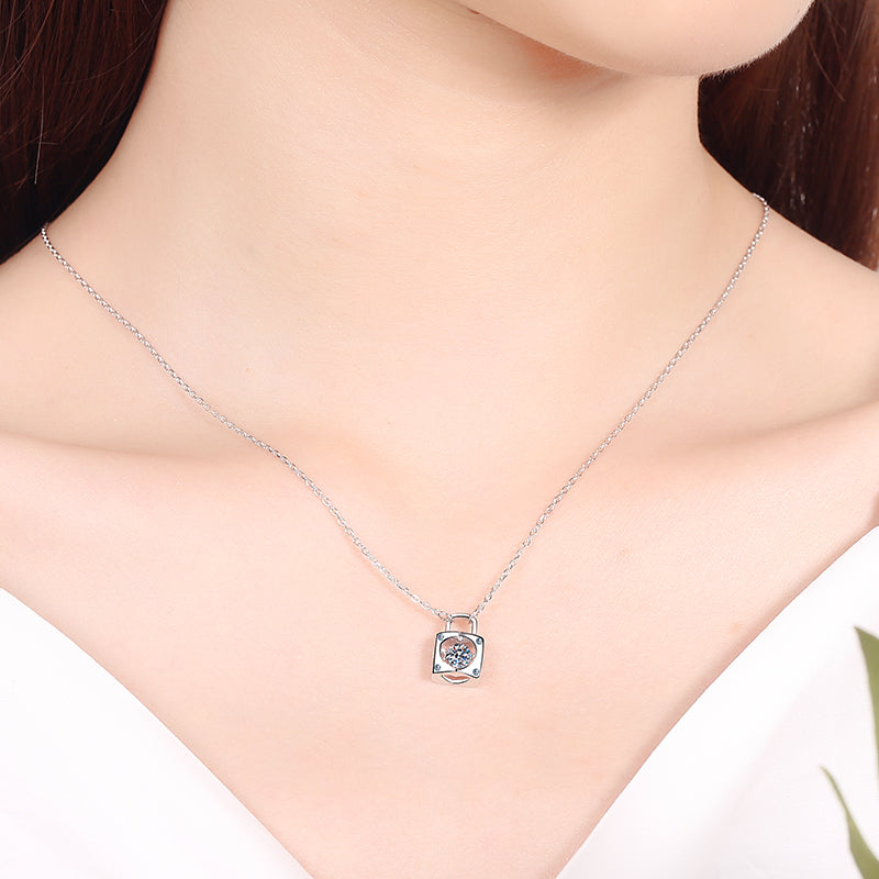 925 Sterling Silver Round Cut CZ Pendant Necklace