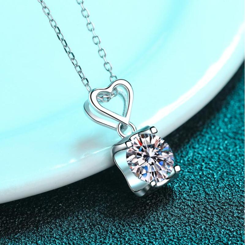 925 Sterling Silver Round Cut CZ Heart Pendant Necklace