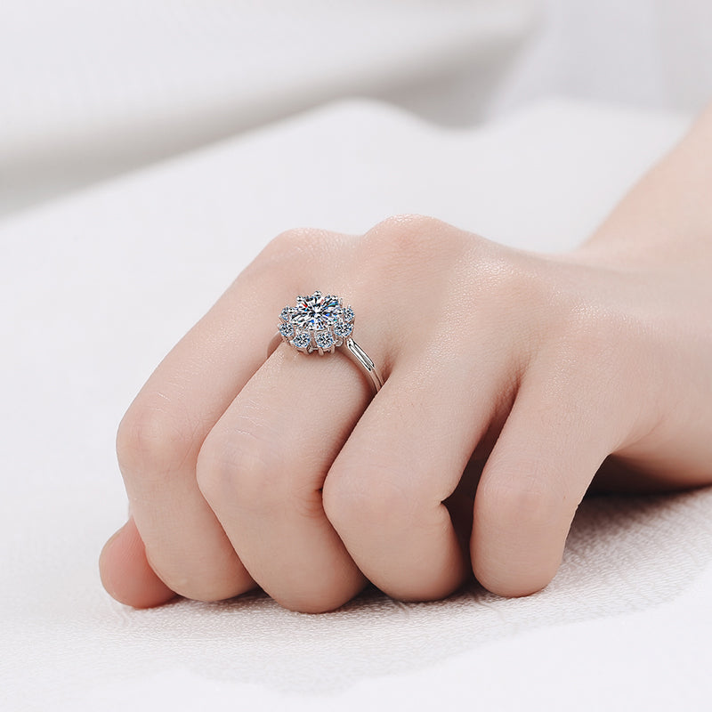 925 Sterling Silver Round Cut CZ Halo Ring