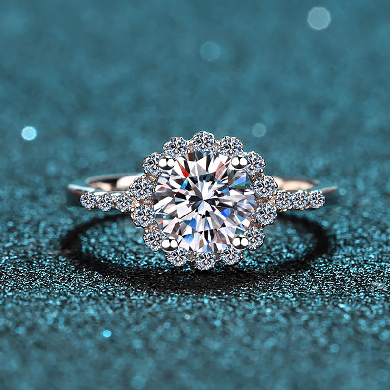 925 Sterling Silver Round Cut CZ Halo Ring