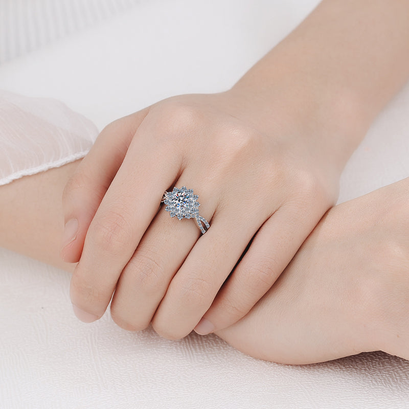 925 Sterling Silver Round Cut CZ Split Shank Ring