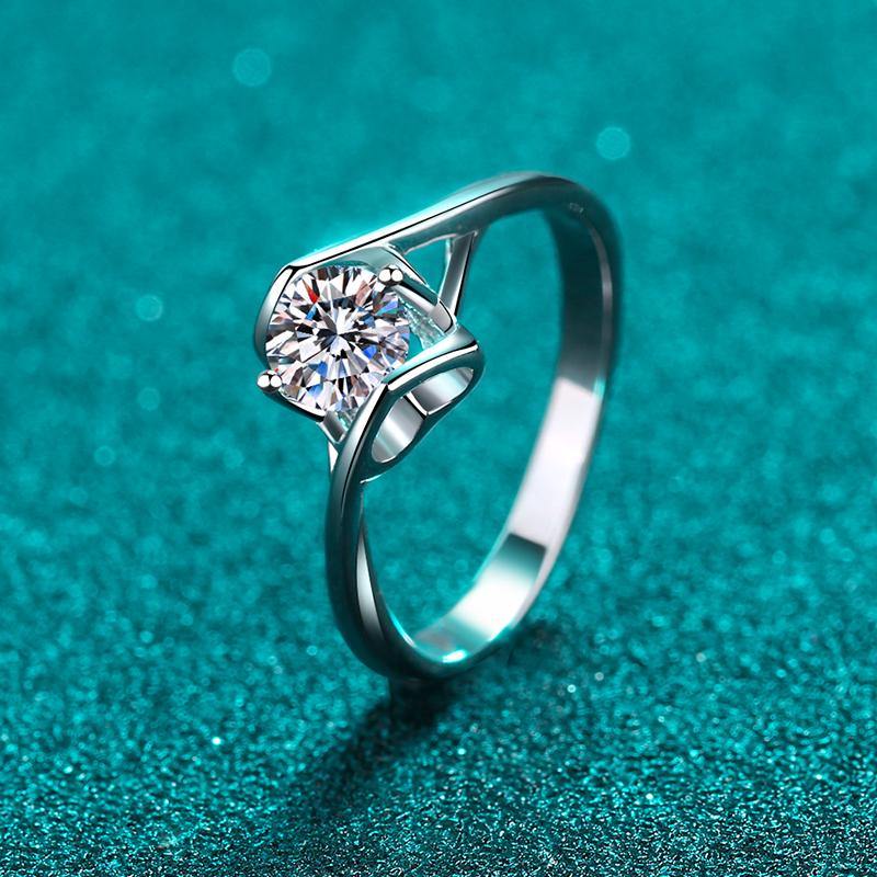 925 Sterling Silver Round Cut Solitaire CZ Ring