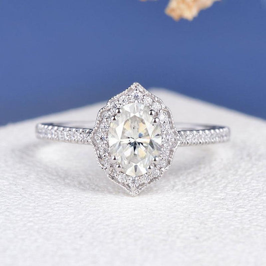 925 Sterling Silver Vintage Halo Oval Cut CZ Ring