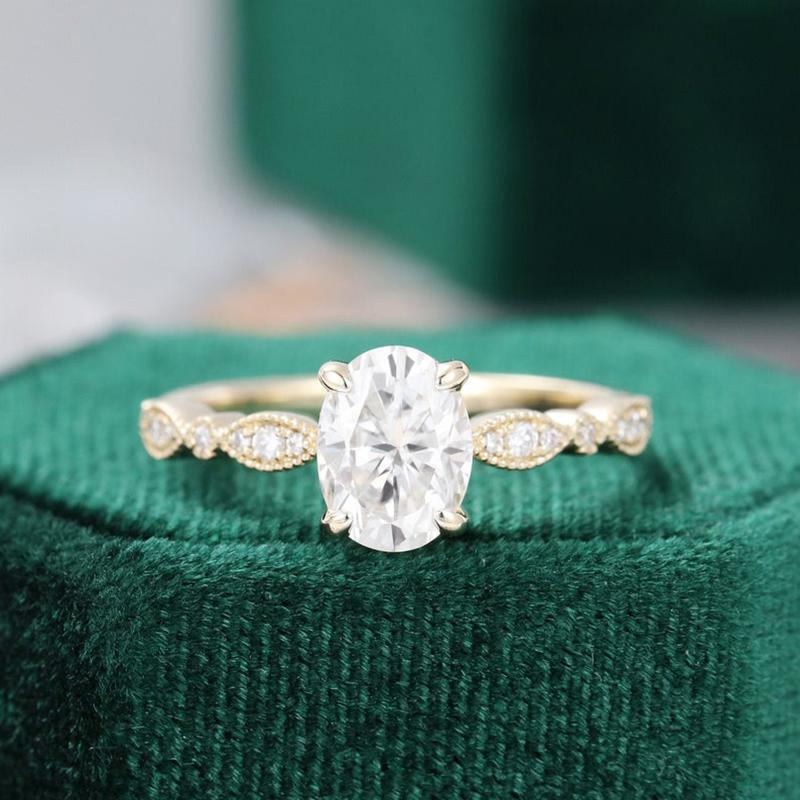 925 Sterling Silver Oval Cut CZ Vintage Ring