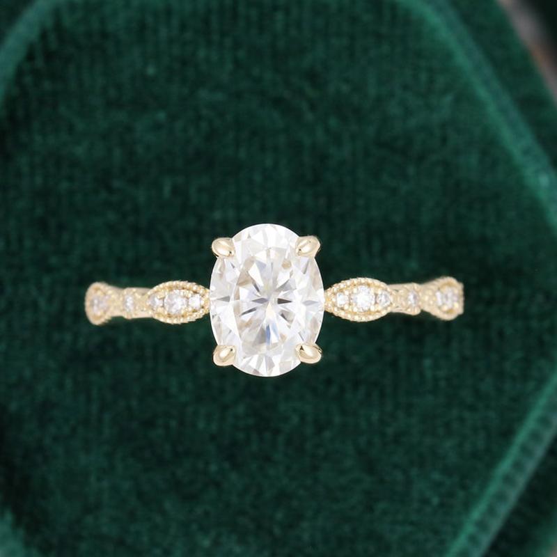 925 Sterling Silver Oval Cut CZ Vintage Ring