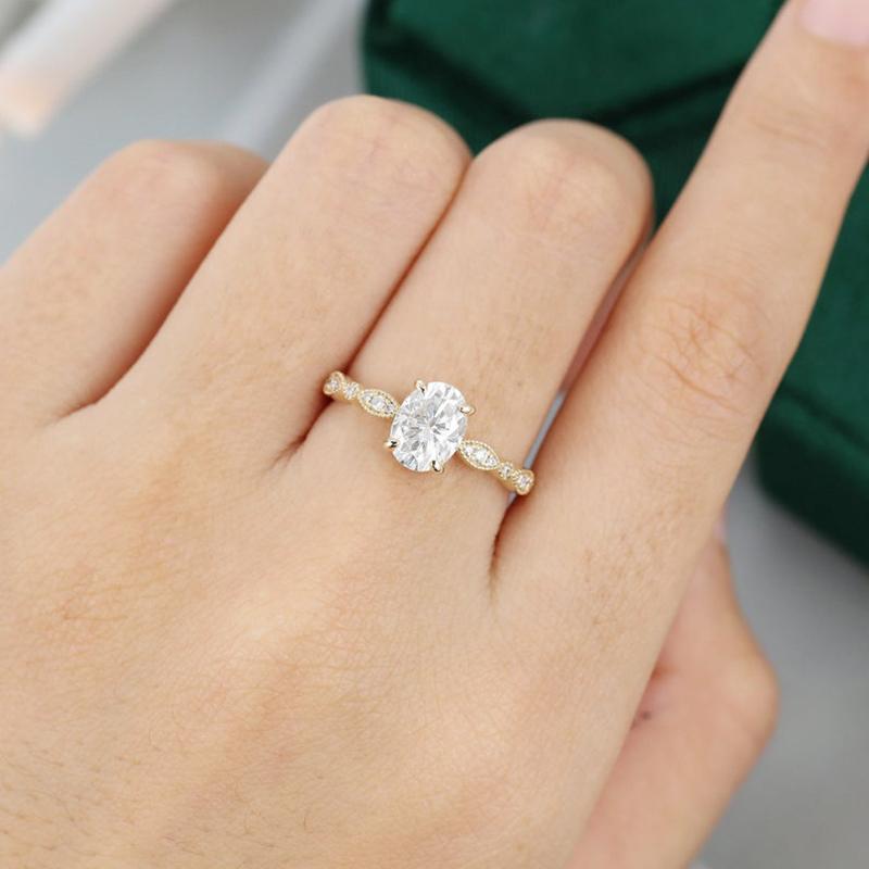 925 Sterling Silver Oval Cut CZ Vintage Ring