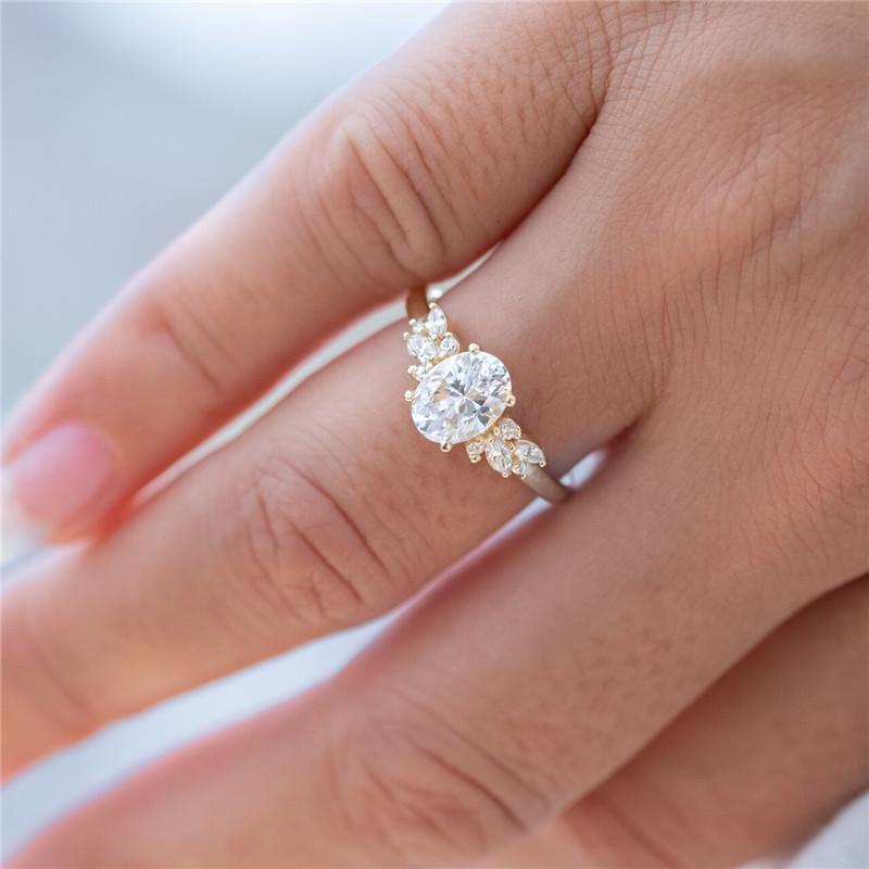 925 Sterling Silver Oval Cut Cluster CZ Ring