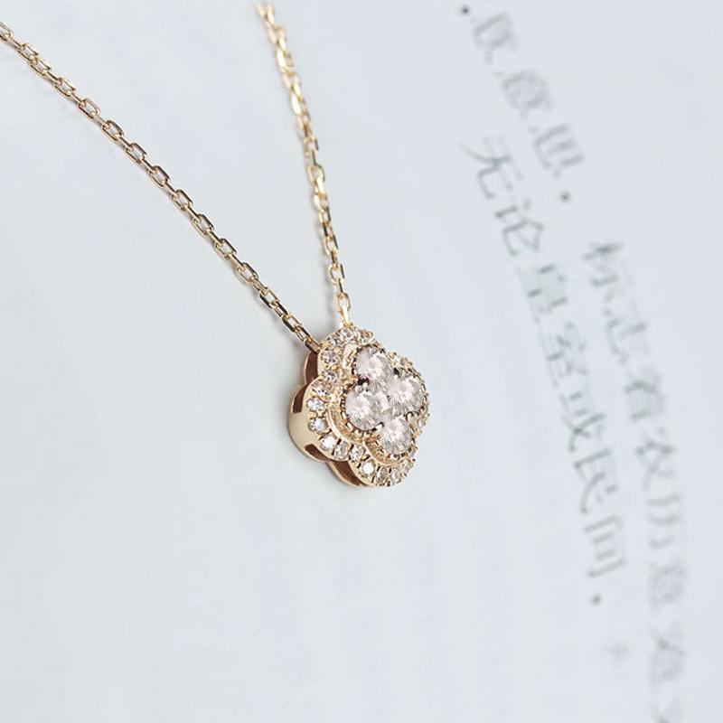 925 Sterling Silver Round Cut CZ Four Leaf Clover Pendant Necklace