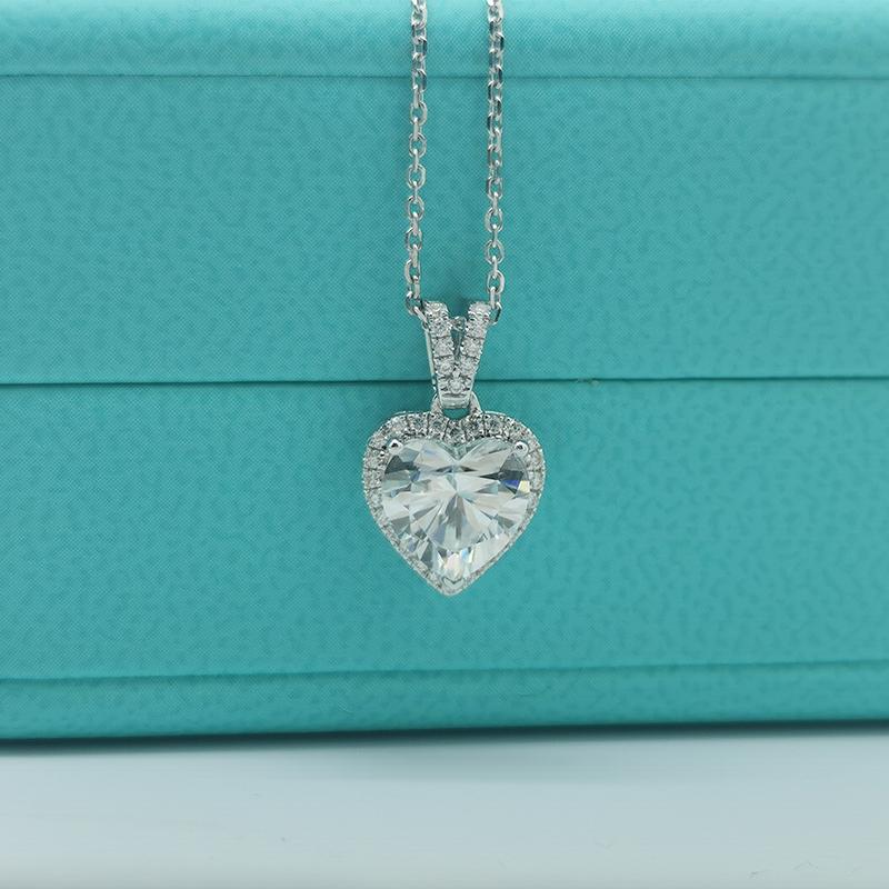 925 Sterling Silver Heart Shaped CZ Classic Pendant Necklace