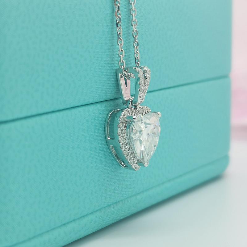 925 Sterling Silver Heart Shaped CZ Classic Pendant Necklace