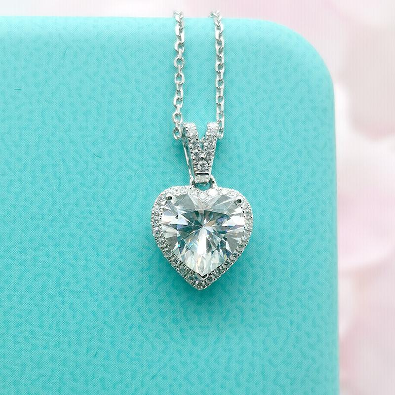 925 Sterling Silver Heart Shaped CZ Classic Pendant Necklace