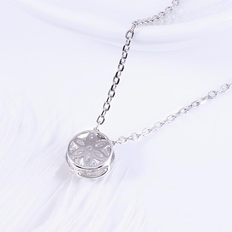 925 Sterling Silver CZ Classic Halo Pendant Necklace