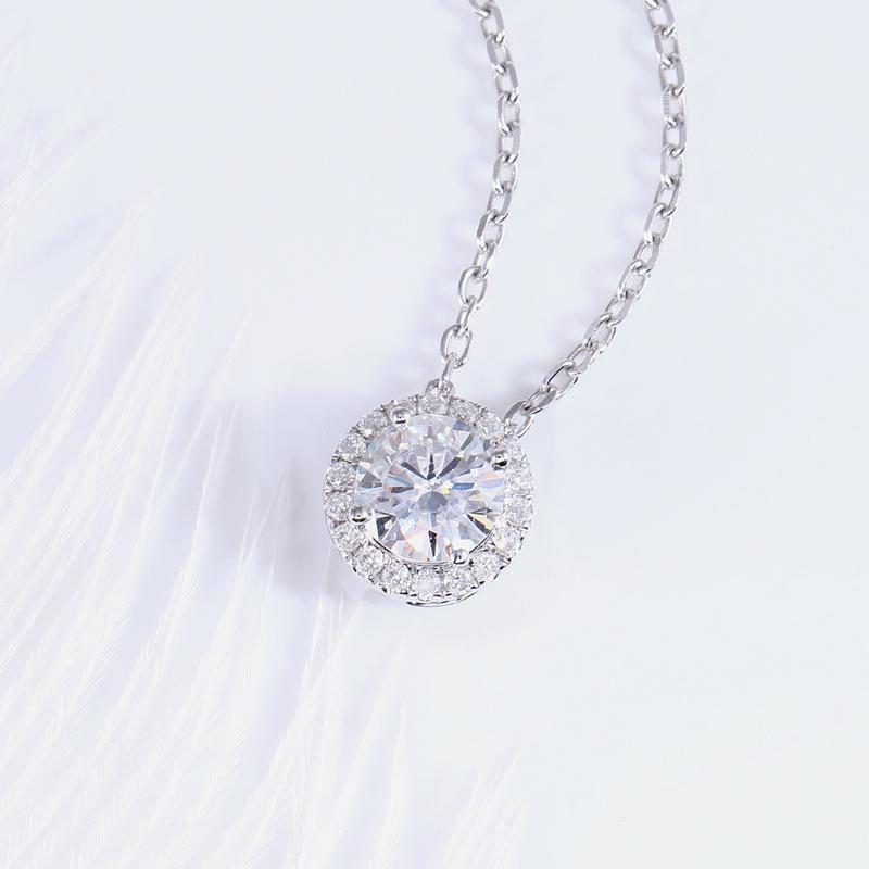 925 Sterling Silver CZ Classic Halo Pendant Necklace