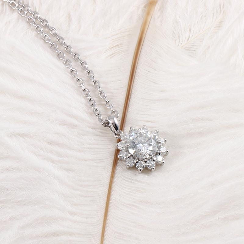 925 Sterling Silver Round Cut CZ Halo Pendant Necklace