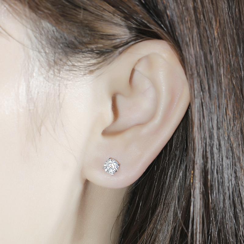 925 Sterling Silver Round Cut Cubic Zirconia Simple Stud Earrings