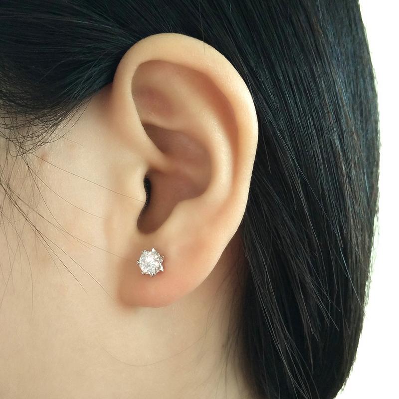 925 Sterling Silver Round Cut Cubic Zirconia Classic Stud Earrings