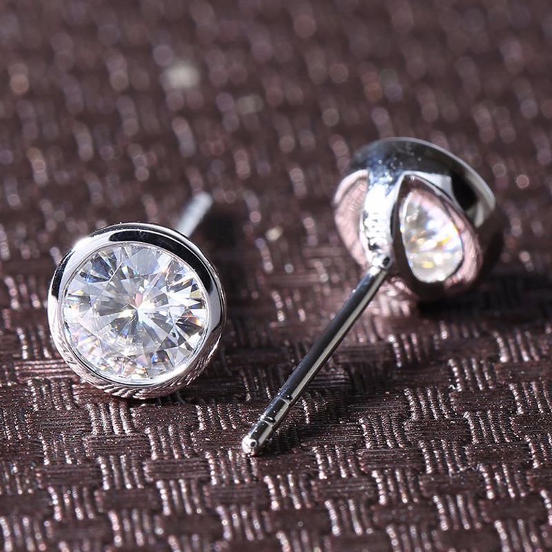 925 Sterling Silver Round Cut Cubic Zirconia Simple Stud Earrings