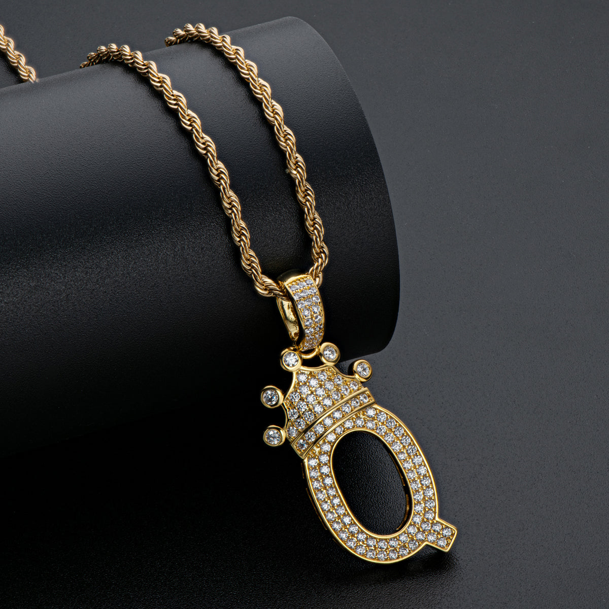 925 Sterling Silver Round Cut Created CZ Hip Hop Micro Pave The Letter Q Pendant Necklace